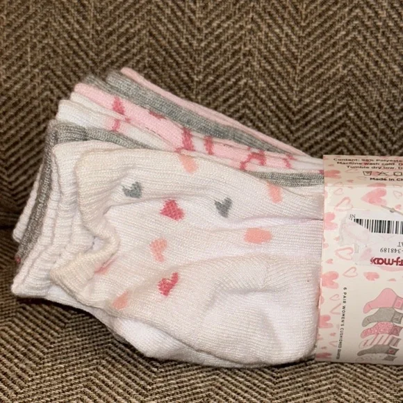 NWT Rae Dunn 6 Pair WMN’s Cushion Quarter Pink,Gray, & White Socks Valentine’s - Picture 6 of 10